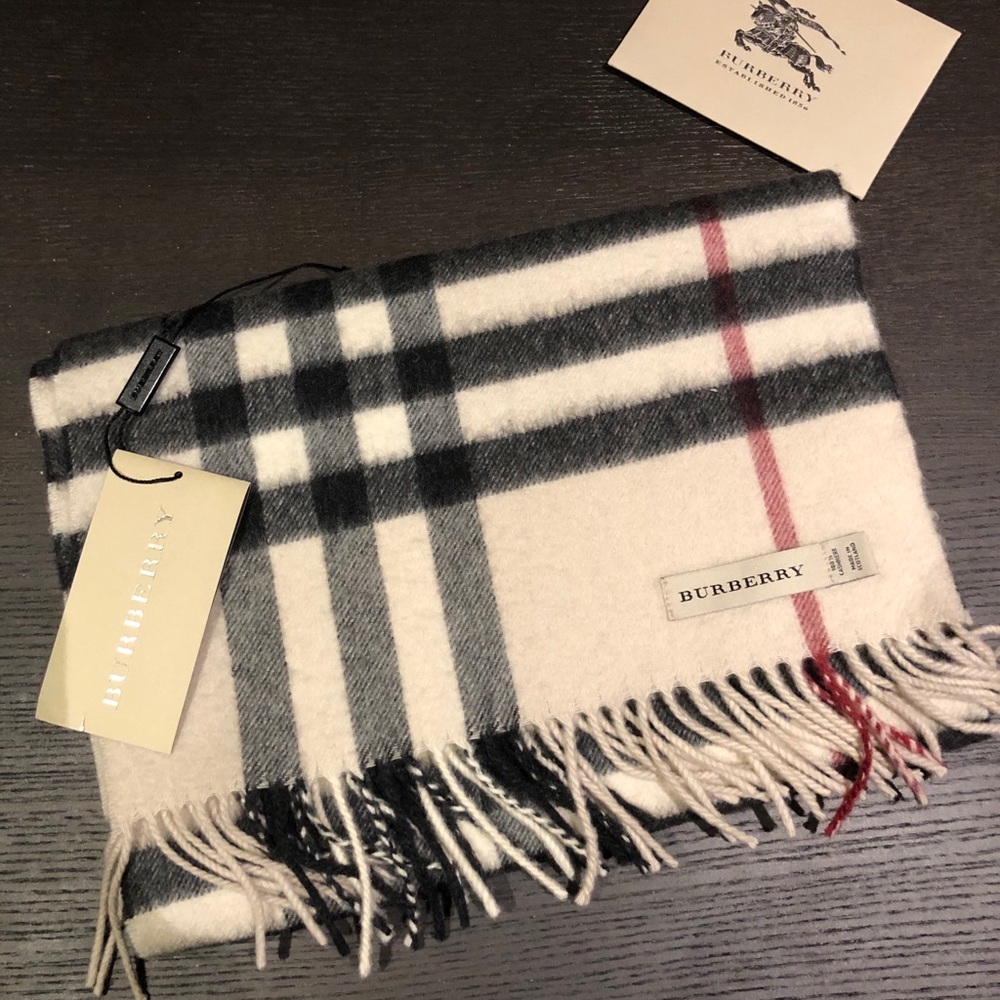 Burberry large check scarf - Picture 1 of 5